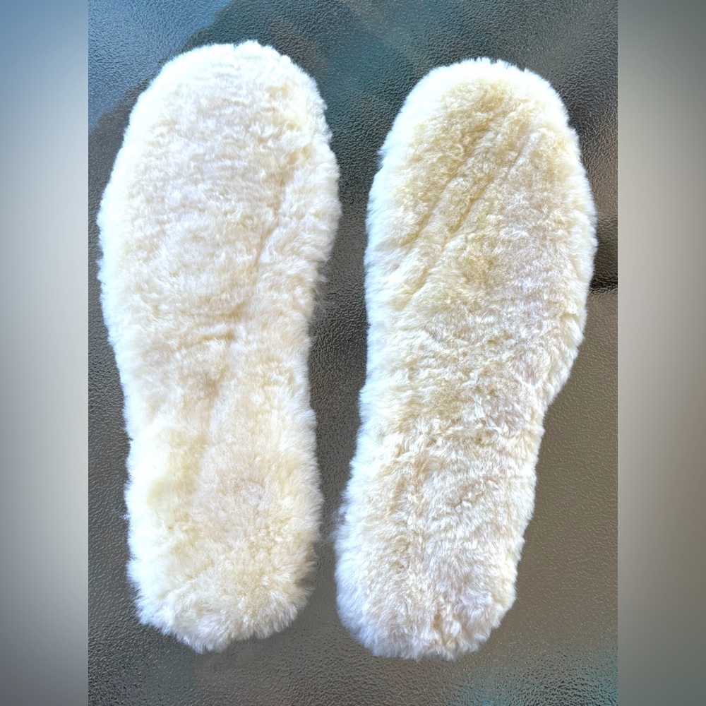Cozy Sheepskin Insoles. Mens. Size 13. NWOT